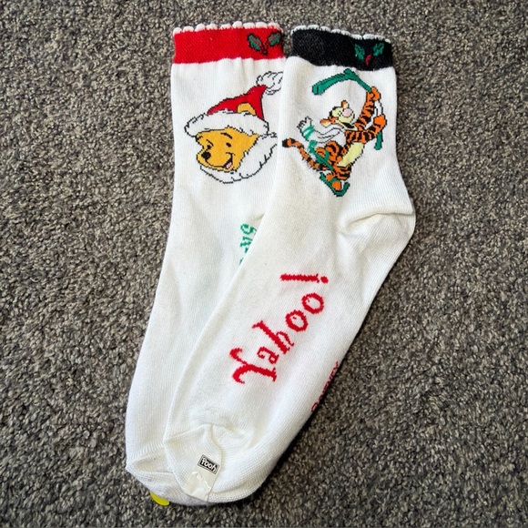 Vintage 90’s Winnie The Pooh Women’s Christmas Socks Yahoo! Here Comes Santa